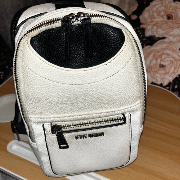 Steve Madden Mini BackPack/Sling Backpack - Picture 1 of 13